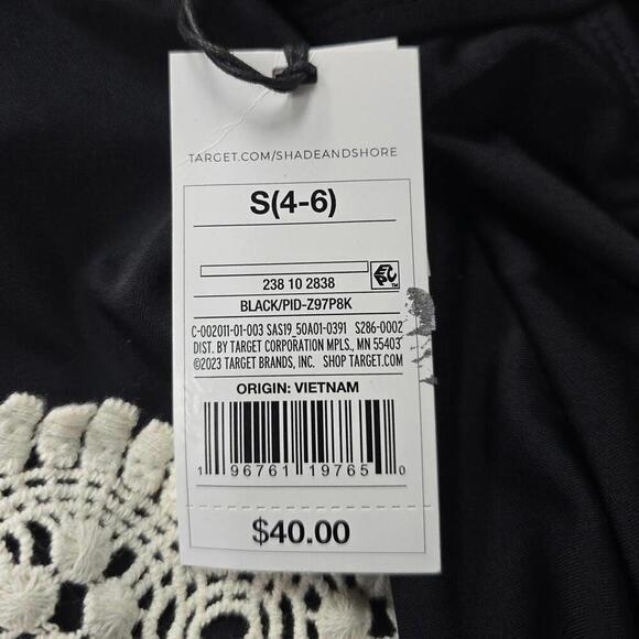 Crochet Necklace Plunge One Piece Swimsuit | Shade & Shore | Small (4/6) - Picture 6 of 9